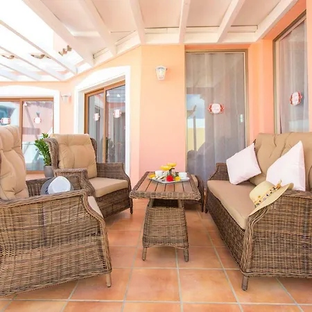 Bella Lucia 3. Piscina Climatizada, Wifi, Bbq.