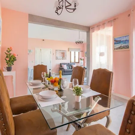 Bella Lucia 3. Piscina Climatizada, Wifi, Bbq. * Коральео