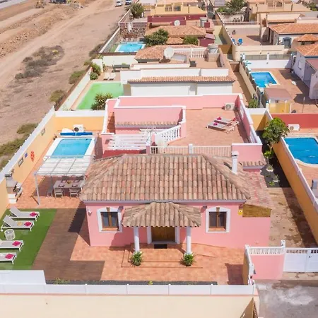 Bella Lucia 3. Piscina Climatizada, Wifi, Bbq.