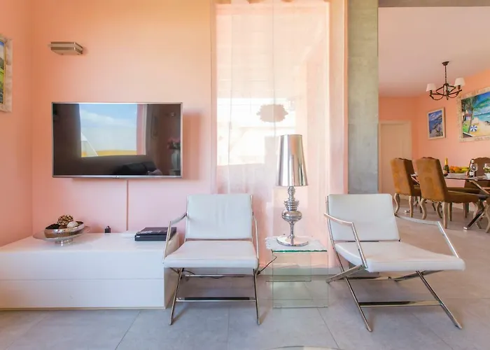 Bella Lucia 3. Piscina Climatizada, Wifi, Bbq. *