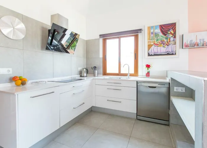 Bella Lucia 3. Piscina Climatizada, Wifi, Bbq. Semesterbostad