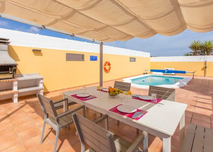 Casa de Férias Bella Lucia 3. Piscina Climatizada, Wifi, Bbq.