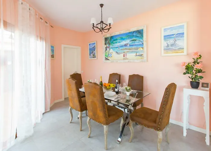 Bella Lucia 3. Piscina Climatizada, Wifi, Bbq. Casa de Férias *